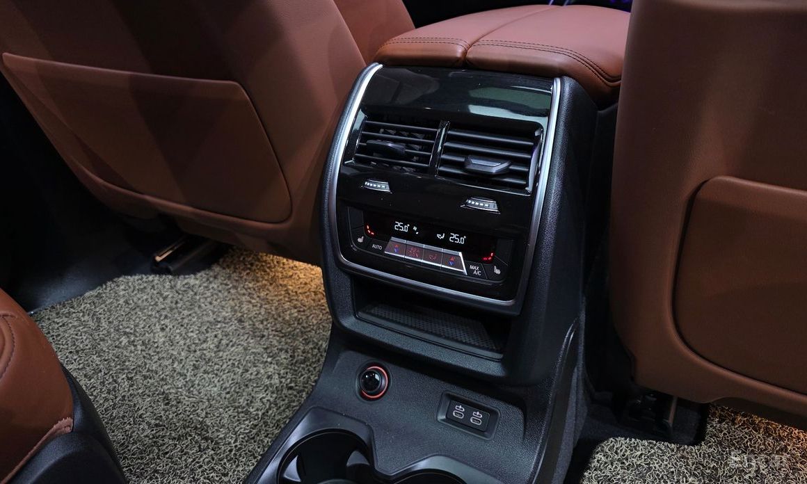 2023 BMW X7 I (G07) Рестайлинг xDrive 40i M Sport 6STR с пробегом 23 501 км
