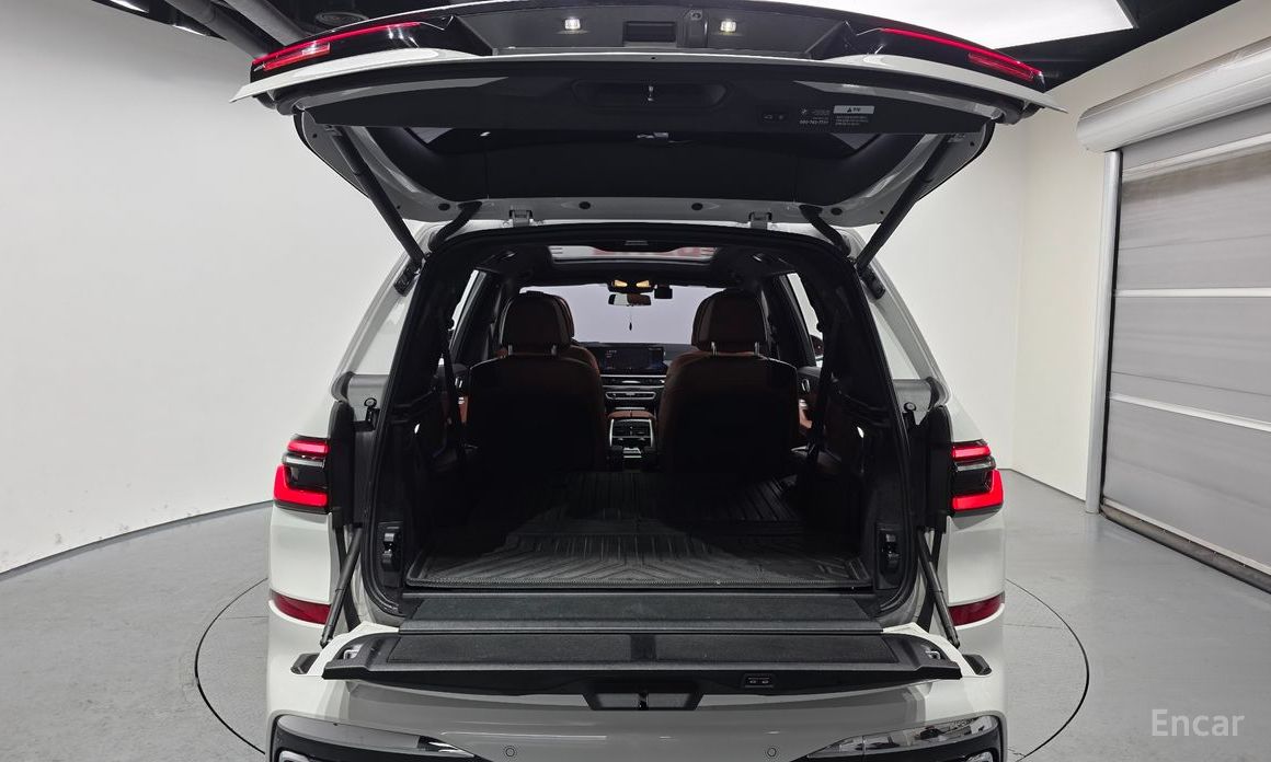 2023 BMW X7 I (G07) Рестайлинг xDrive 40i M Sport 6STR с пробегом 23 501 км