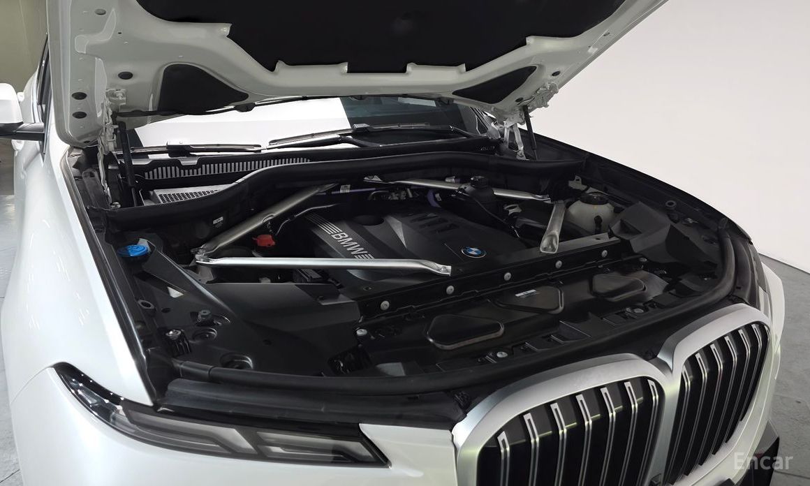 2023 BMW X7 I (G07) Рестайлинг xDrive 40i M Sport 7STR с пробегом 26 805 км