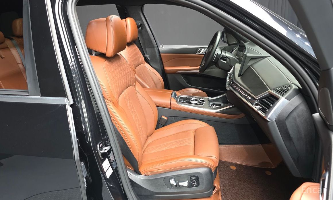 2023 BMW X7 I (G07) Рестайлинг xDrive 40i Design Pure Excellence 7-Seater с пробегом 38 506 км