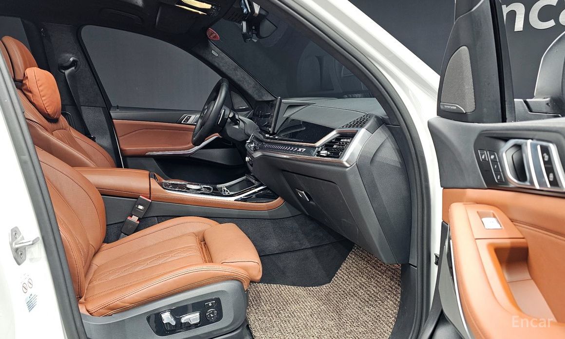 2023 BMW X7 I (G07) Рестайлинг xDrive 40i M Sport 6STR с пробегом 13 381 км