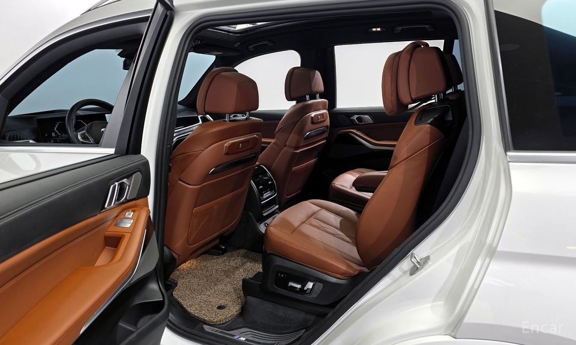 2023 BMW X7 I (G07) Рестайлинг xDrive 40i M Sport 6STR с пробегом 14 077 км