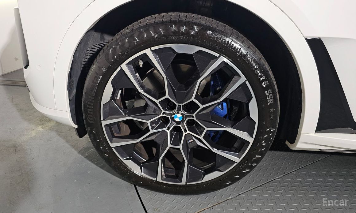 2023 BMW X7 I (G07) Рестайлинг xDrive 40i M Sport 6STR с пробегом 29 050 км