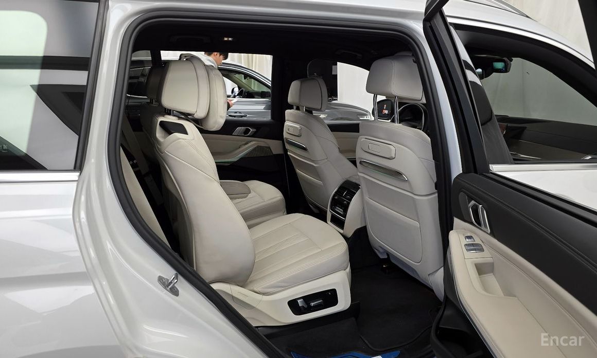 2023 BMW X7 I (G07) Рестайлинг xDrive 40d Design Pure Excellence 6-Seater с пробегом 30 828 км