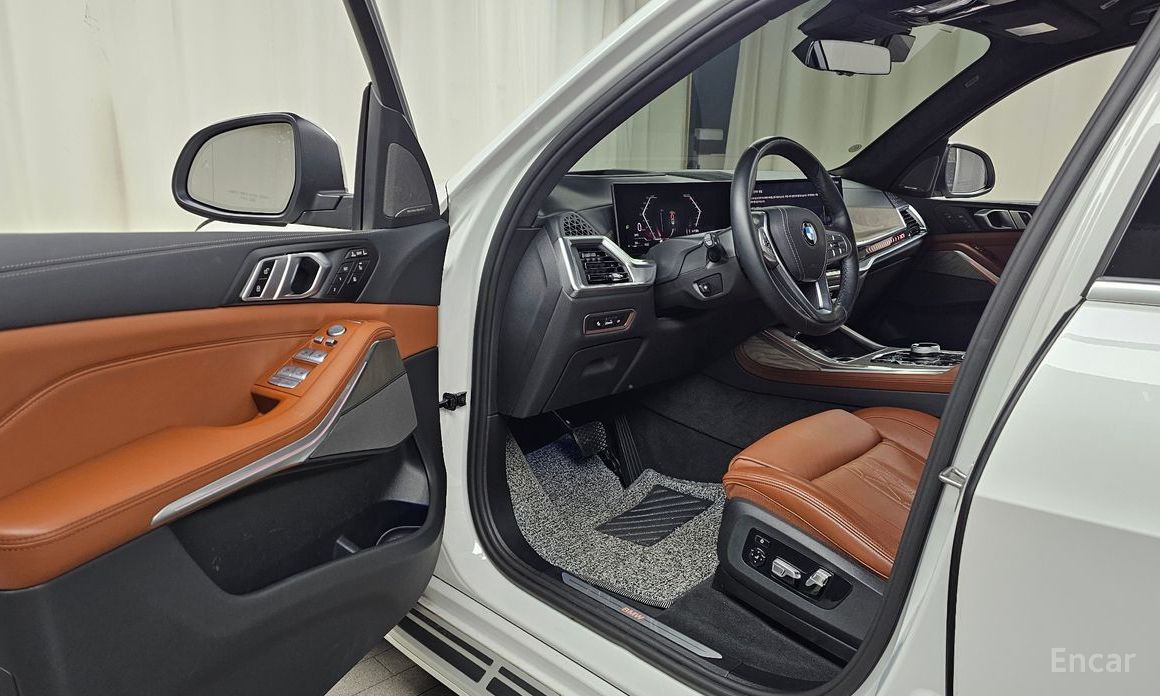 2023 BMW X7 I (G07) Рестайлинг xDrive 40i Design Pure Excellence 7-Seater с пробегом 25 612 км