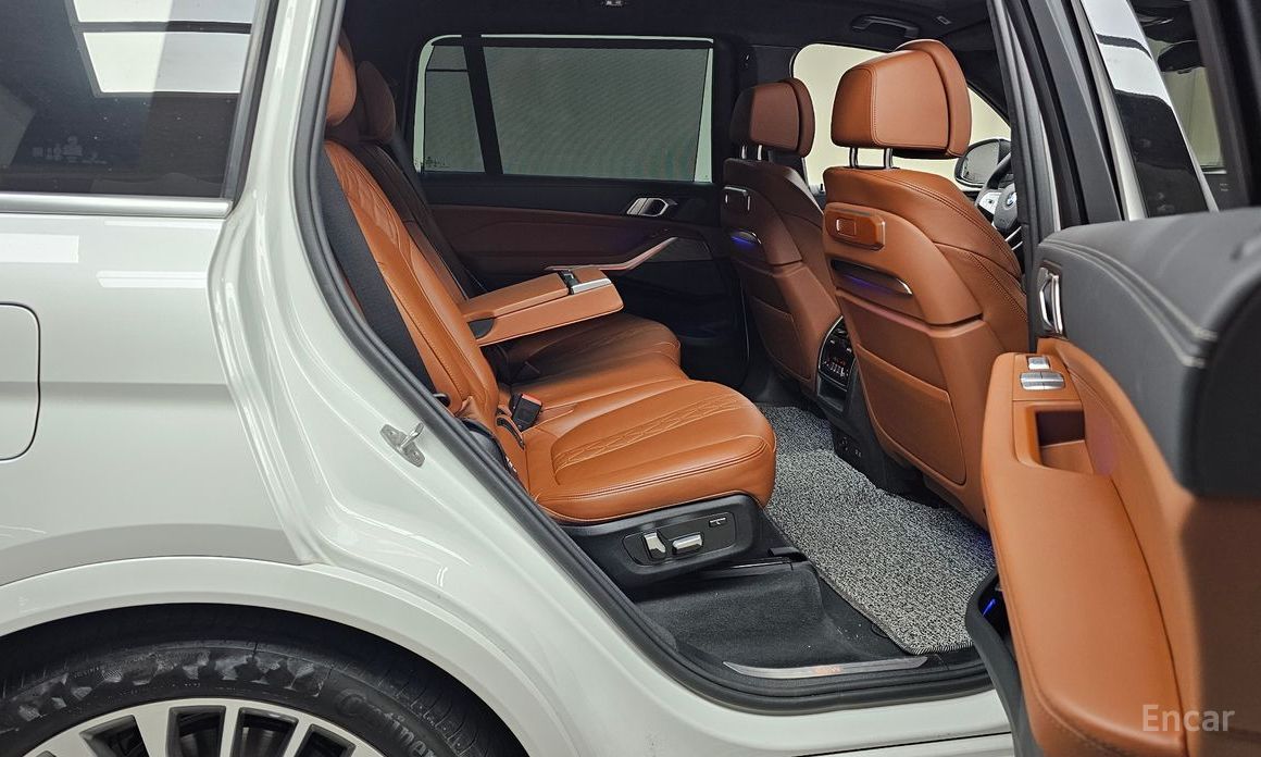2023 BMW X7 I (G07) Рестайлинг xDrive 40i Design Pure Excellence 7-Seater с пробегом 25 612 км
