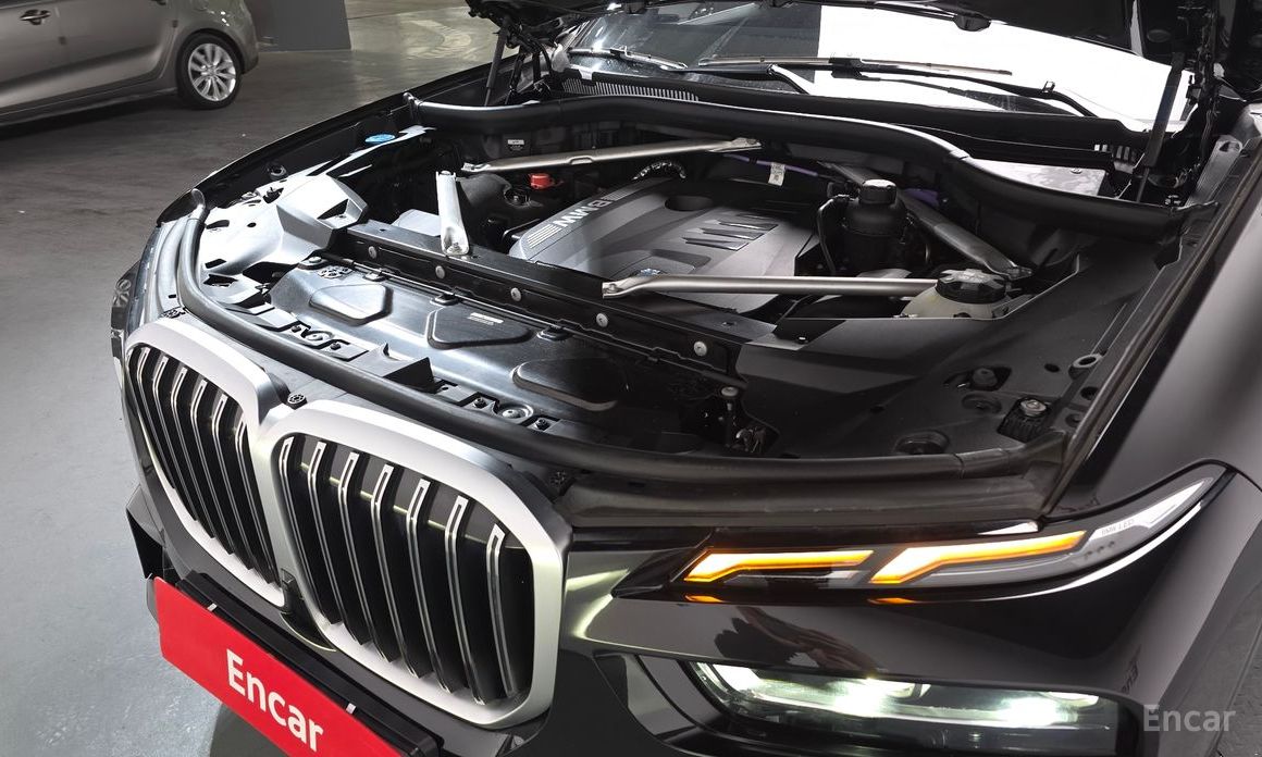 2023 BMW X7 I (G07) Рестайлинг xDrive 40i M Sport 6STR с пробегом 40 095 км