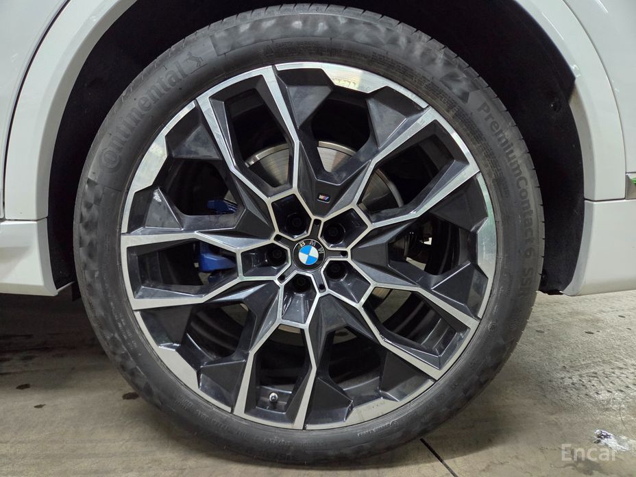 2023 BMW X7 I (G07) Рестайлинг xDrive 40i M Sport 6STR с пробегом 35 875 км