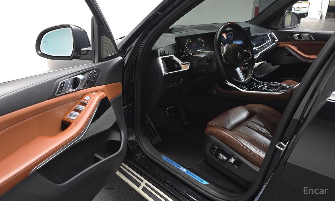 2023 BMW X7 I (G07) Рестайлинг xDrive 40i M Sport 6STR с пробегом 40 095 км