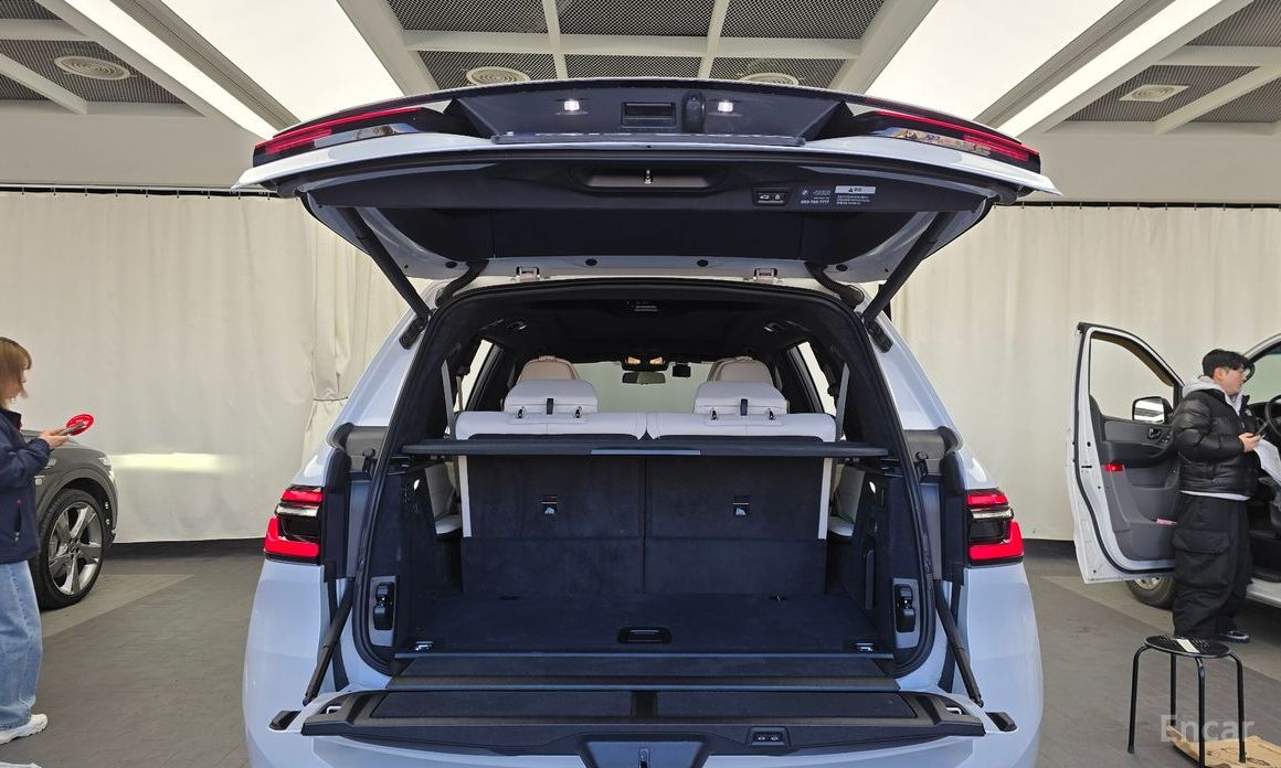 2023 BMW X7 I (G07) Рестайлинг xDrive 40d Design Pure Excellence 6-Seater с пробегом 30 828 км