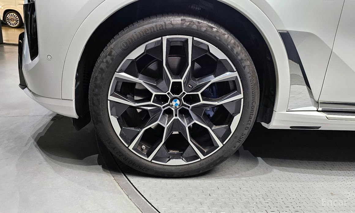 2023 BMW X7 I (G07) Рестайлинг xDrive 40i M Sport 6STR с пробегом 22 029 км