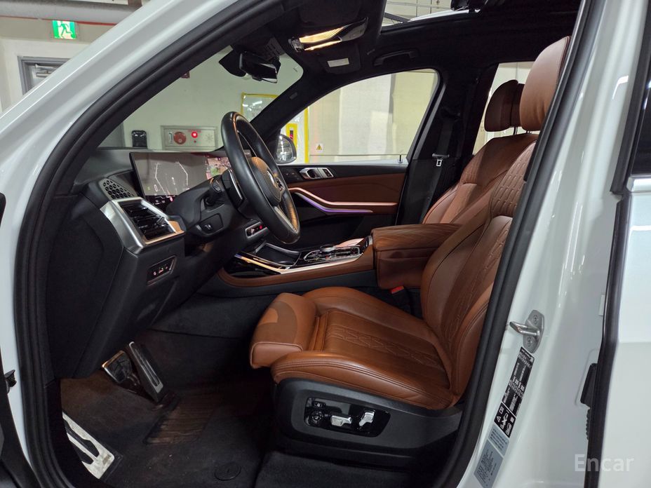 2023 BMW X7 I (G07) Рестайлинг xDrive 40i M Sport 6STR с пробегом 35 875 км