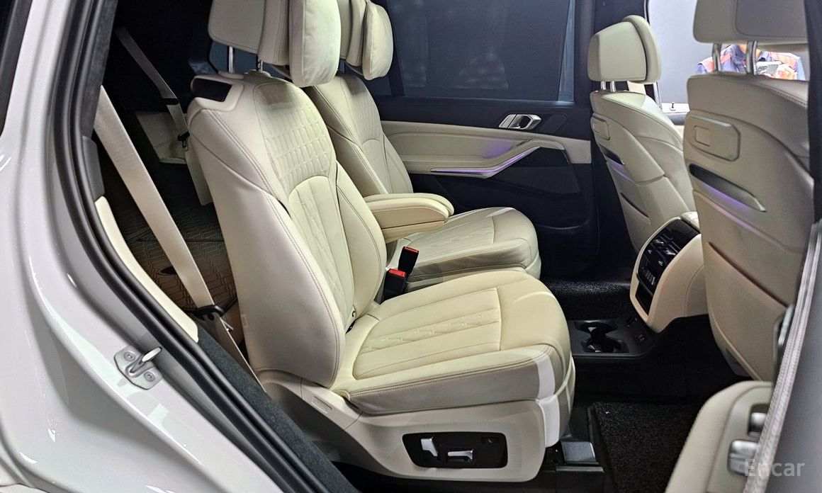 2023 BMW X7 I (G07) Рестайлинг xDrive 40i M Sport 6STR с пробегом 22 029 км