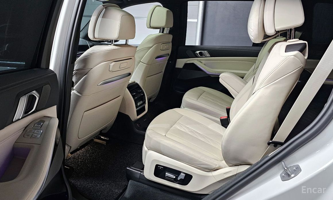 2023 BMW X7 I (G07) Рестайлинг xDrive 40i M Sport 6STR с пробегом 22 029 км