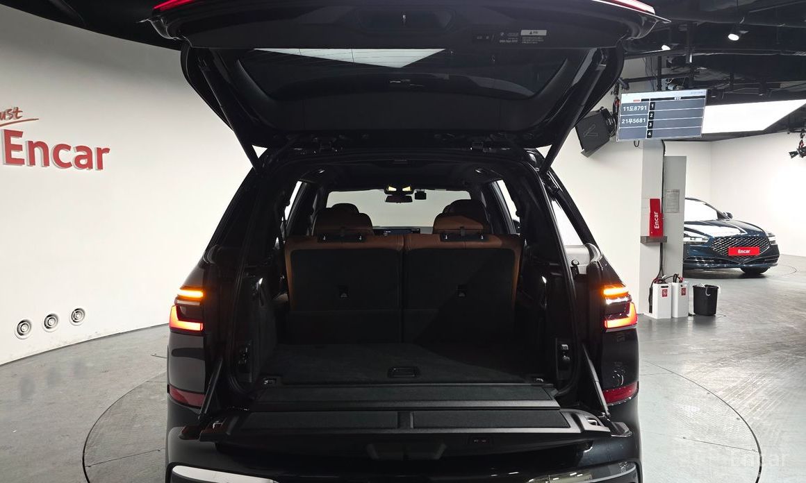 2023 BMW X7 I (G07) Рестайлинг xDrive 40i M Sport 6STR с пробегом 40 095 км