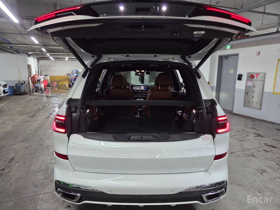 2023 BMW X7 I (G07) Рестайлинг xDrive 40i M Sport 6STR с пробегом 35 875 км
