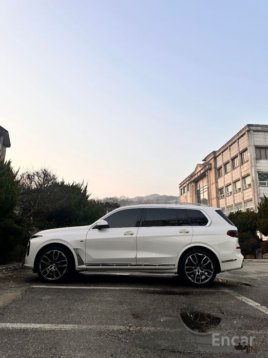 2023 BMW X7 I (G07) Рестайлинг xDrive 40i M Sport 6STR с пробегом 54 622 км