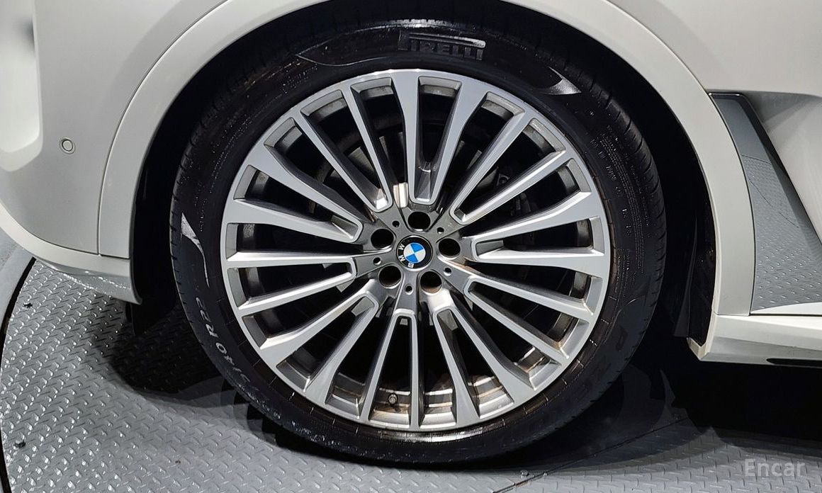 2023 BMW X7 I (G07) Рестайлинг xDrive 40i Design Pure Excellence 6-Seater с пробегом 52 613 км