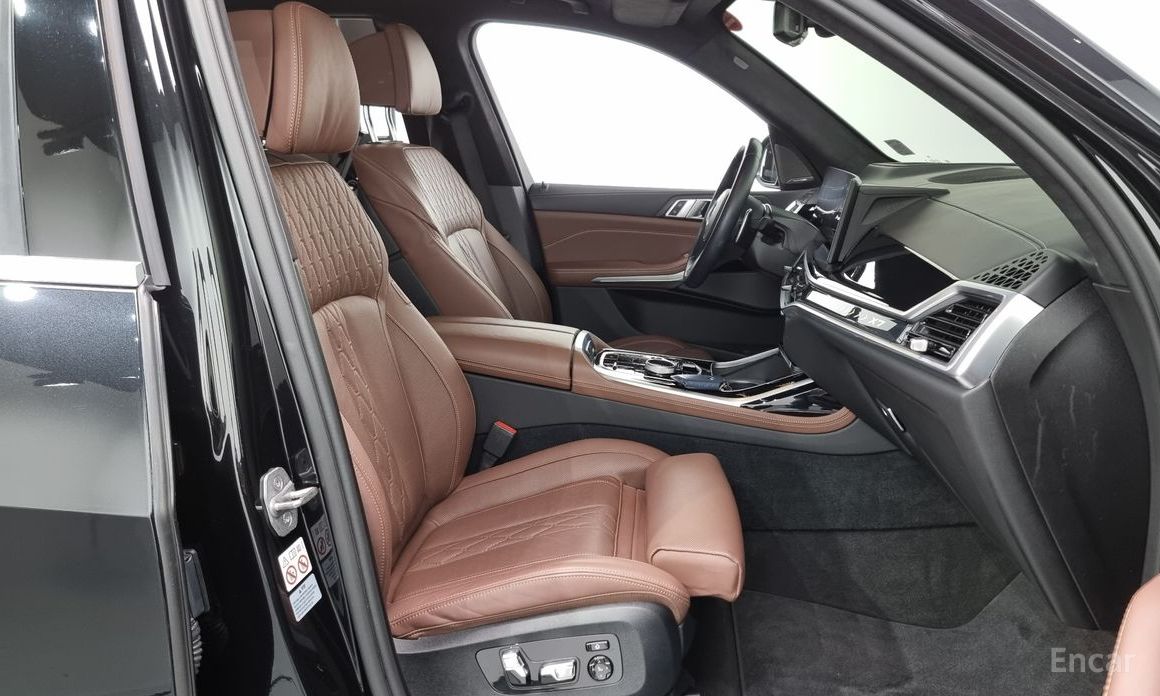 2023 BMW X7 I (G07) Рестайлинг xDrive 40i M Sport 7STR с пробегом 31 010 км