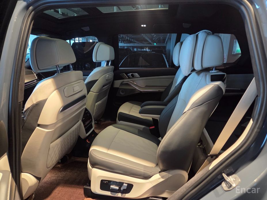 2023 BMW X7 I (G07) Рестайлинг xDrive 40i Design Pure Excellence Frist Edition 6STR с пробегом 89 985 км