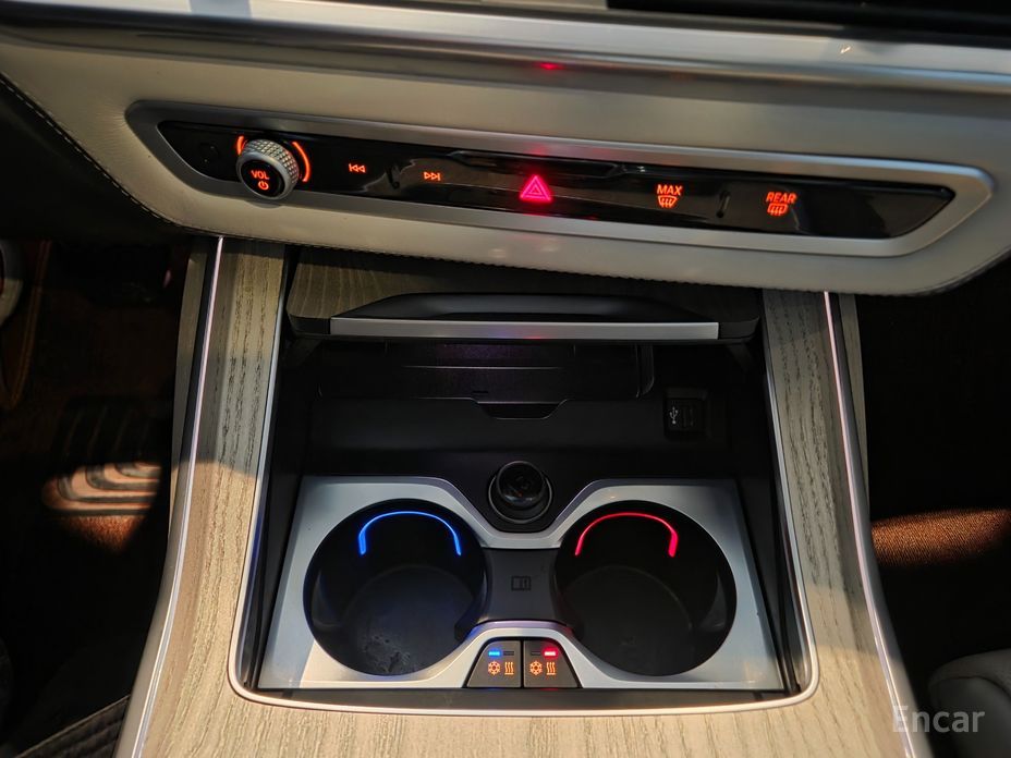 2023 BMW X7 I (G07) Рестайлинг xDrive 40i Design Pure Excellence Frist Edition 6STR с пробегом 89 985 км