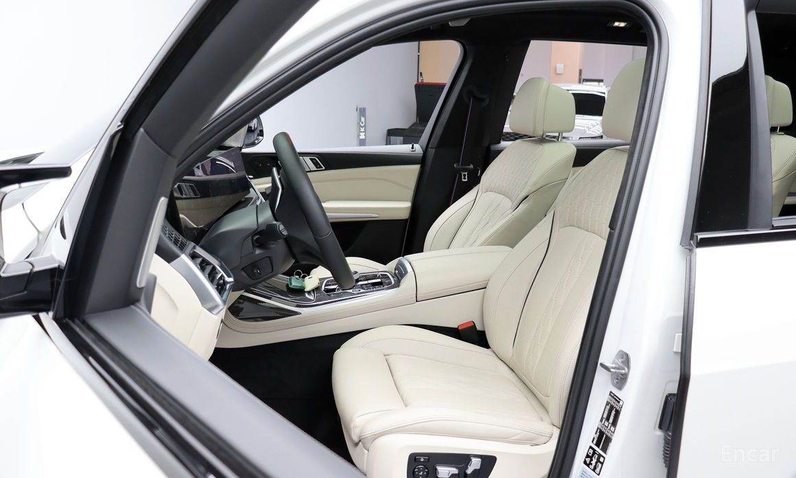 2023 BMW X7 I (G07) Рестайлинг M60i xDrive M sport 6STR с пробегом 22 172 км