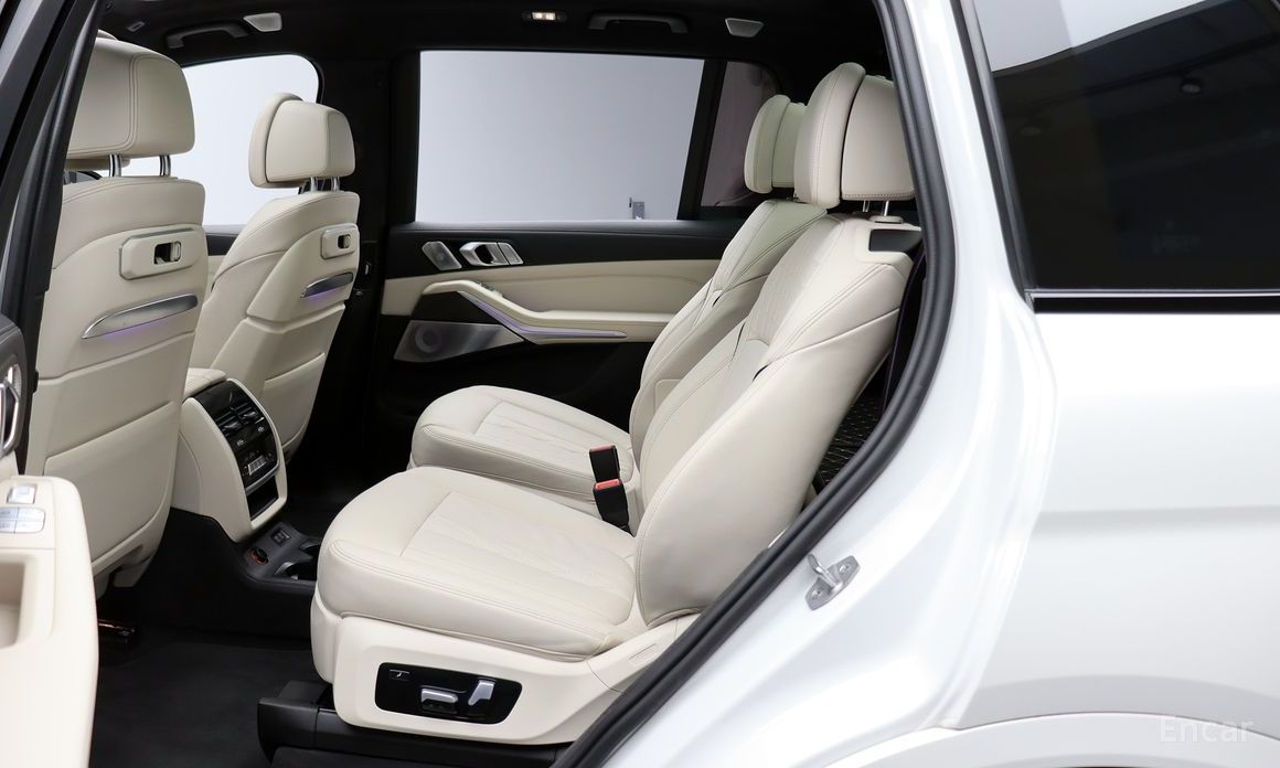 2023 BMW X7 I (G07) Рестайлинг M60i xDrive M sport 6STR с пробегом 22 172 км