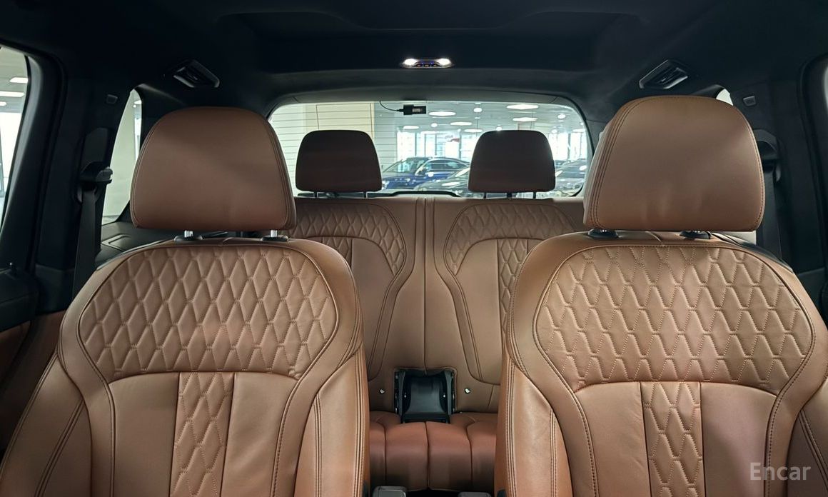 2023 BMW X7 I (G07) Рестайлинг xDrive 40i Design Pure Excellence 6-Seater с пробегом 24 856 км