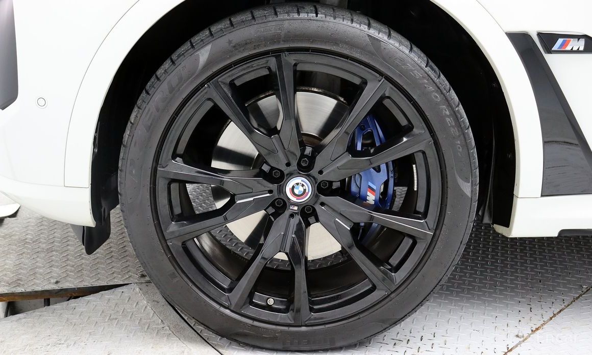 2023 BMW X7 I (G07) Рестайлинг M60i xDrive M sport 6STR с пробегом 22 172 км