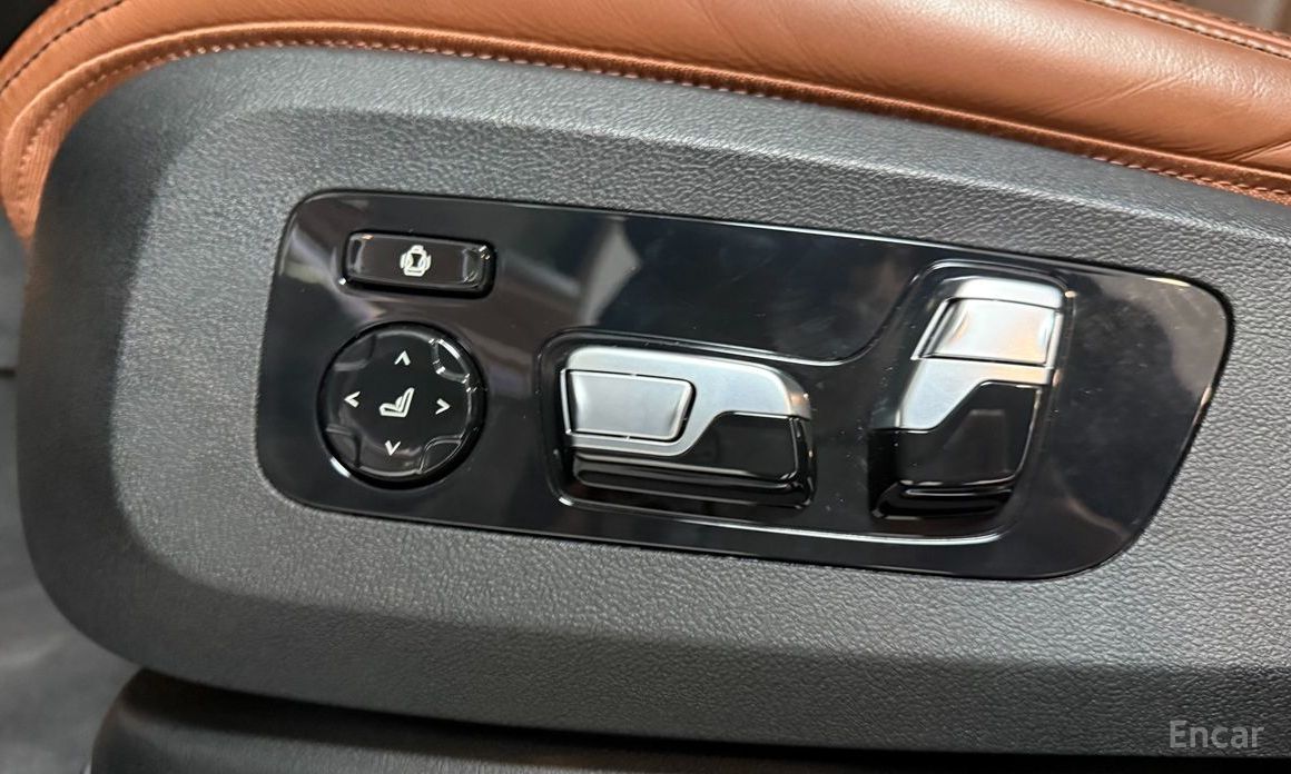 2023 BMW X7 I (G07) Рестайлинг xDrive 40i Design Pure Excellence 6-Seater с пробегом 24 856 км