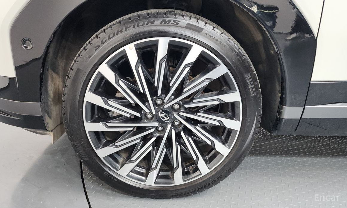 2024 Hyundai Santa Fe V (MX5) Gasoline 2.5T 2WD Calligraphy с пробегом 24 680 км