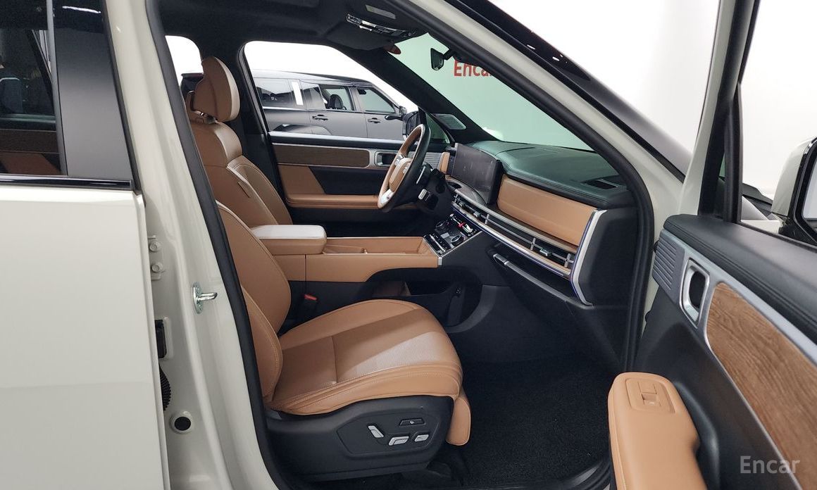 2024 Hyundai Santa Fe V (MX5) Gasoline 2.5T 2WD Calligraphy с пробегом 24 680 км