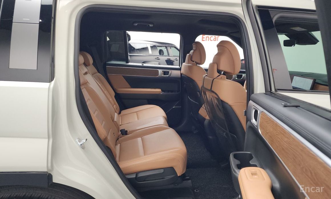 2024 Hyundai Santa Fe V (MX5) Gasoline 2.5T 2WD Calligraphy с пробегом 24 680 км