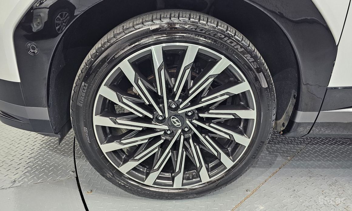 2023 Hyundai Santa Fe V (MX5) Gasoline 2.5T 4WD Calligraphy с пробегом 29 869 км