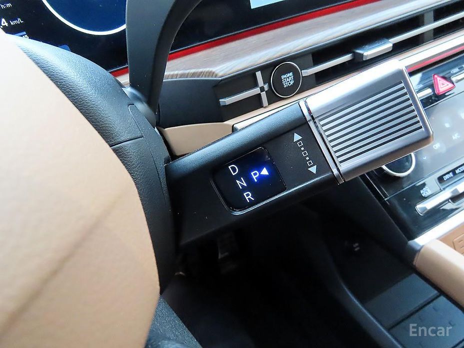 2024 Hyundai Santa Fe V (MX5) Gasoline 2.5T 2WD Calligraphy с пробегом 29 261 км