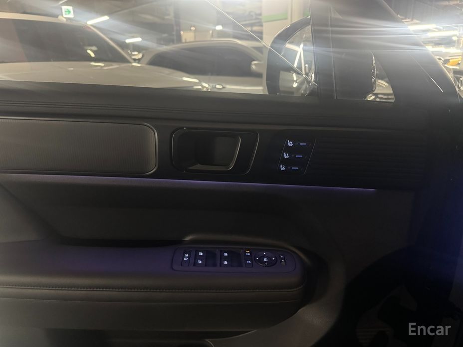 2024 Hyundai Santa Fe V (MX5) Gasoline 2.5T 2WD Calligraphy с пробегом 27 360 км