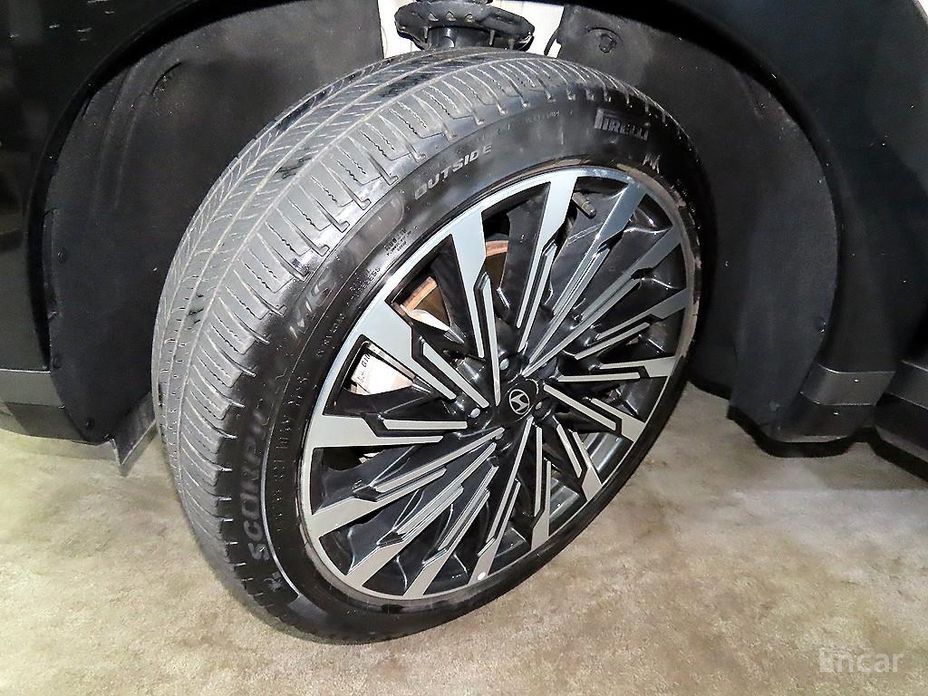 2024 Hyundai Santa Fe V (MX5) Gasoline 2.5T 2WD Calligraphy с пробегом 32 190 км