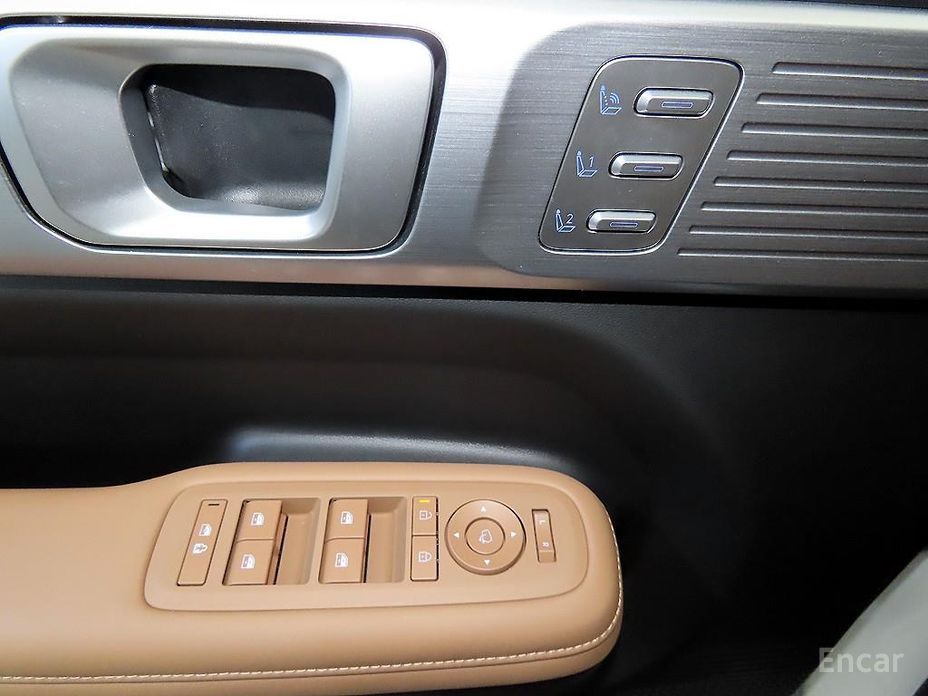 2024 Hyundai Santa Fe V (MX5) Gasoline 2.5T 2WD Calligraphy с пробегом 32 190 км