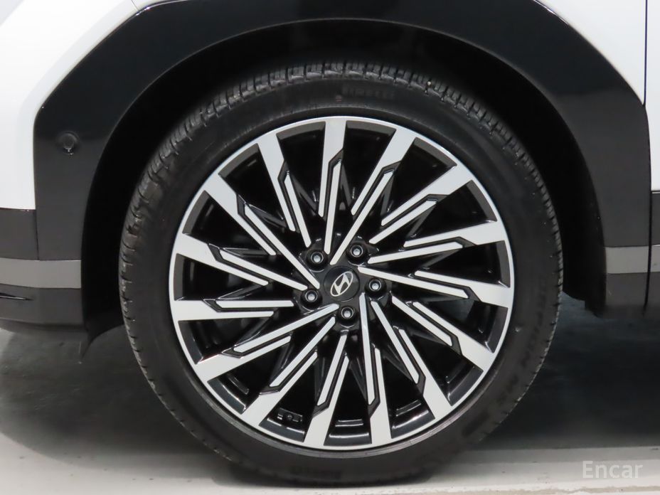 2024 Hyundai Santa Fe V (MX5) Gasoline 2.5T 4WD Calligraphy с пробегом 17 851 км