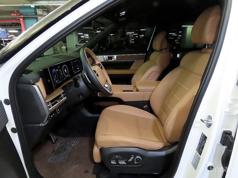 2024 Hyundai Santa Fe V (MX5) Gasoline 2.5T 2WD Calligraphy с пробегом 32 190 км