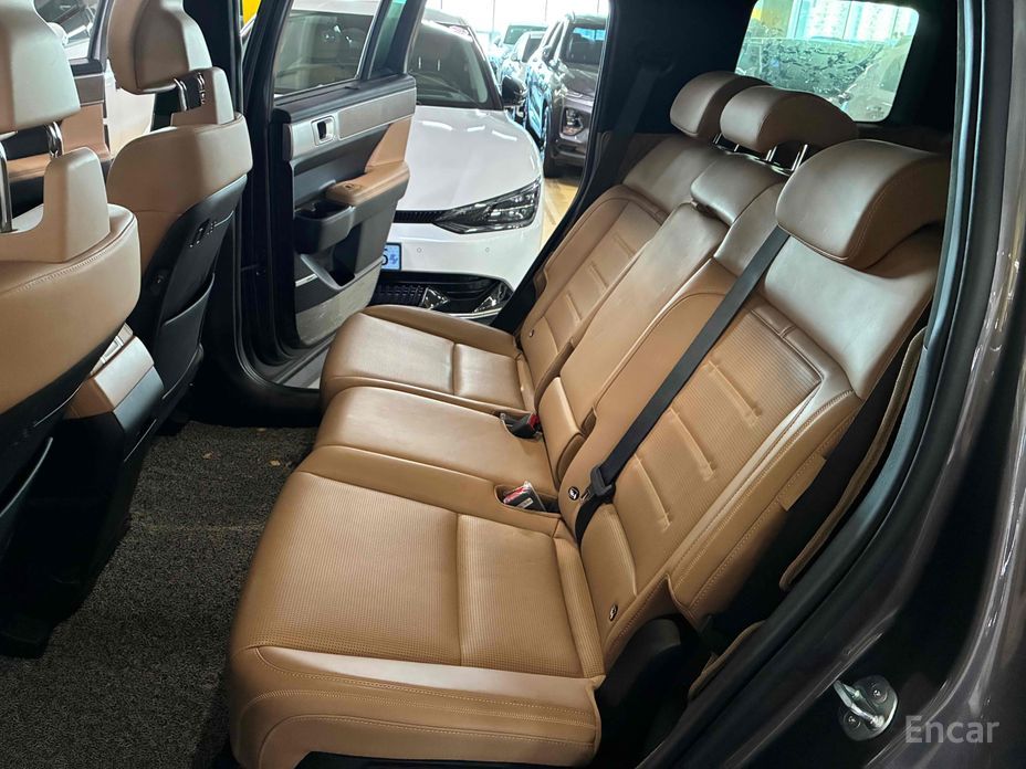 2024 Hyundai Santa Fe V (MX5) Gasoline 2.5T 2WD Calligraphy с пробегом 40 652 км