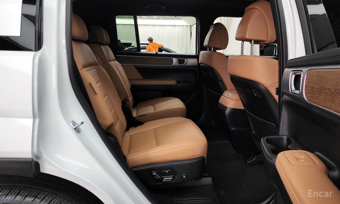 2024 Hyundai Santa Fe V (MX5) Gasoline 2.5T 2WD Prestige Plus с пробегом 14 931 км