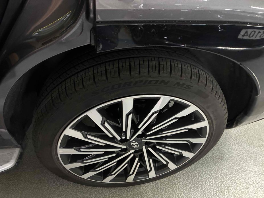 2024 Hyundai Santa Fe V (MX5) Gasoline 2.5T 2WD Calligraphy с пробегом 40 652 км