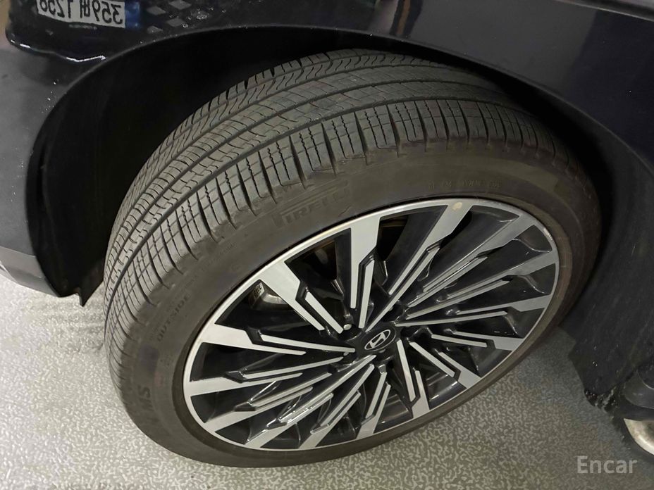 2024 Hyundai Santa Fe V (MX5) Gasoline 2.5T 2WD Calligraphy с пробегом 40 652 км