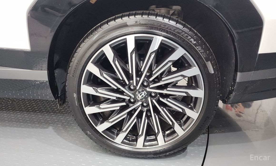 2023 Hyundai Santa Fe V (MX5) Gasoline 2.5T 2WD Calligraphy с пробегом 7 429 км