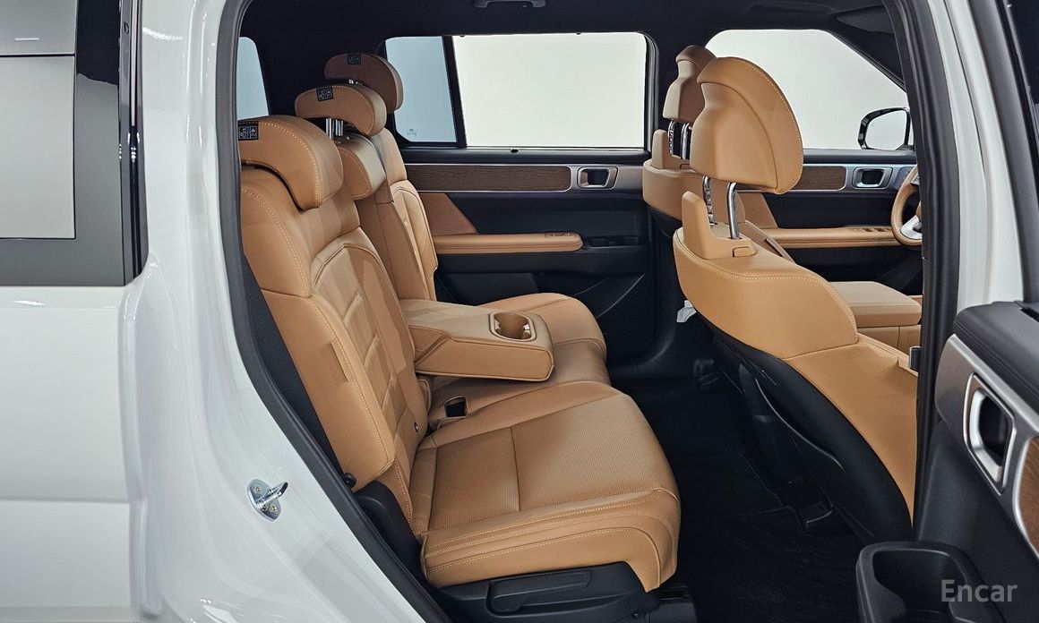 2023 Hyundai Santa Fe V (MX5) Gasoline 2.5T 2WD Calligraphy с пробегом 16 748 км