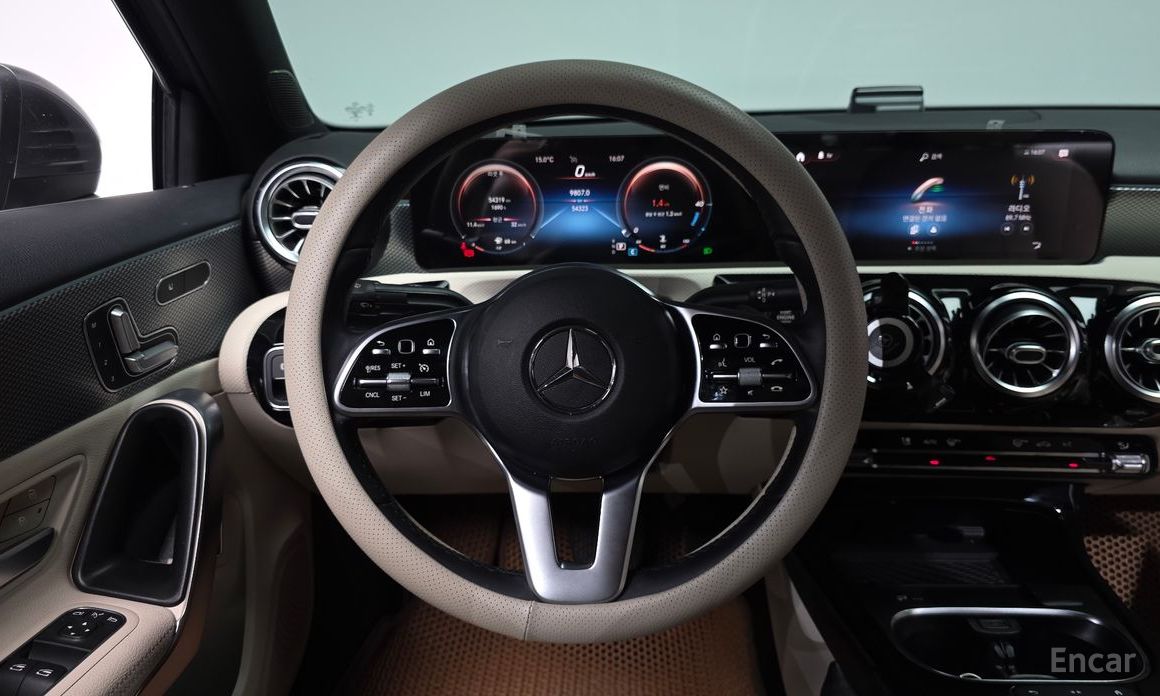 2021 Mercedes-Benz A-Класс IV (W177) A220 Sedan с пробегом 54 323 км