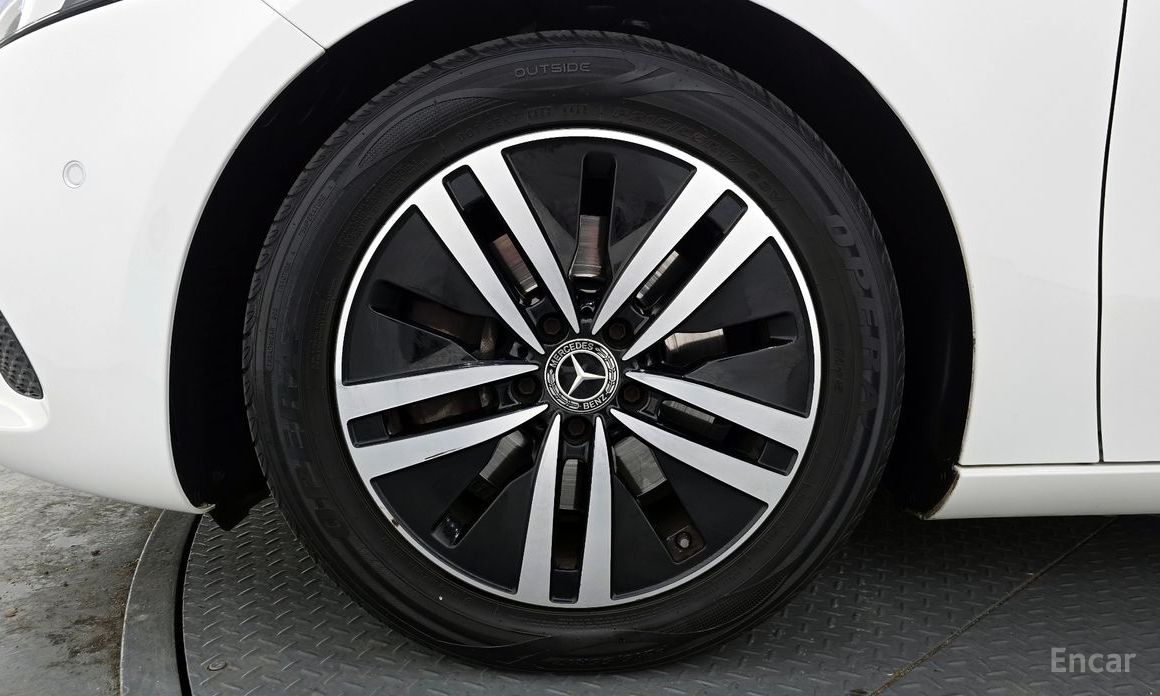 2021 Mercedes-Benz A-Класс IV (W177) A220 Sedan с пробегом 61 212 км