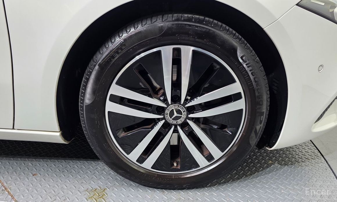 2021 Mercedes-Benz A-Класс IV (W177) A220 Sedan с пробегом 41 800 км