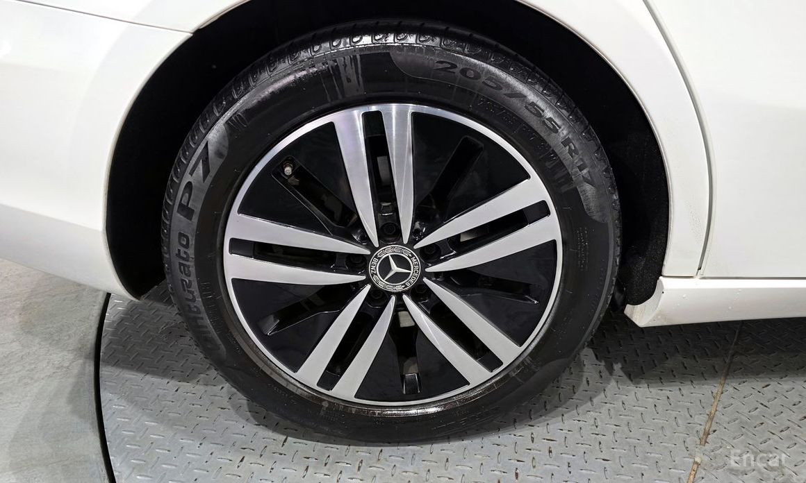 2021 Mercedes-Benz A-Класс IV (W177) A220 Sedan с пробегом 57 901 км